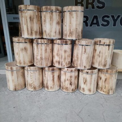 Ahşap zeytin fıçısı, kuruyemiş kovası, salça kovası, bakliyat teşhir kovası, masif ahşap kova , zeytin teşhir kovası, turşu teşhir kovası, ahşap teşhir kova